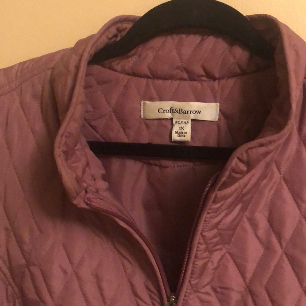 Vest - Picture 2 of 7